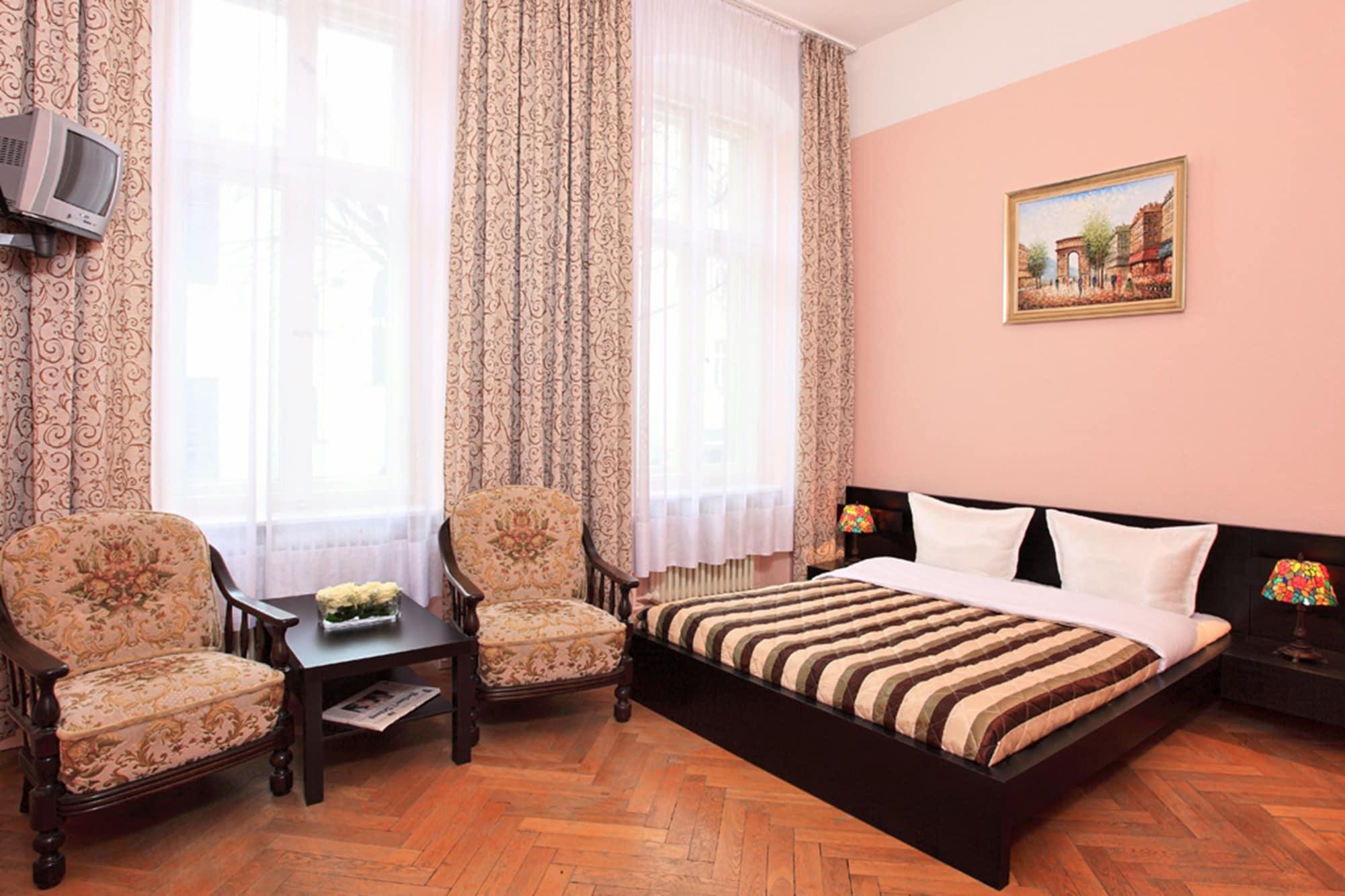 Hotel-Pension Cortina Берлин Екстериор снимка