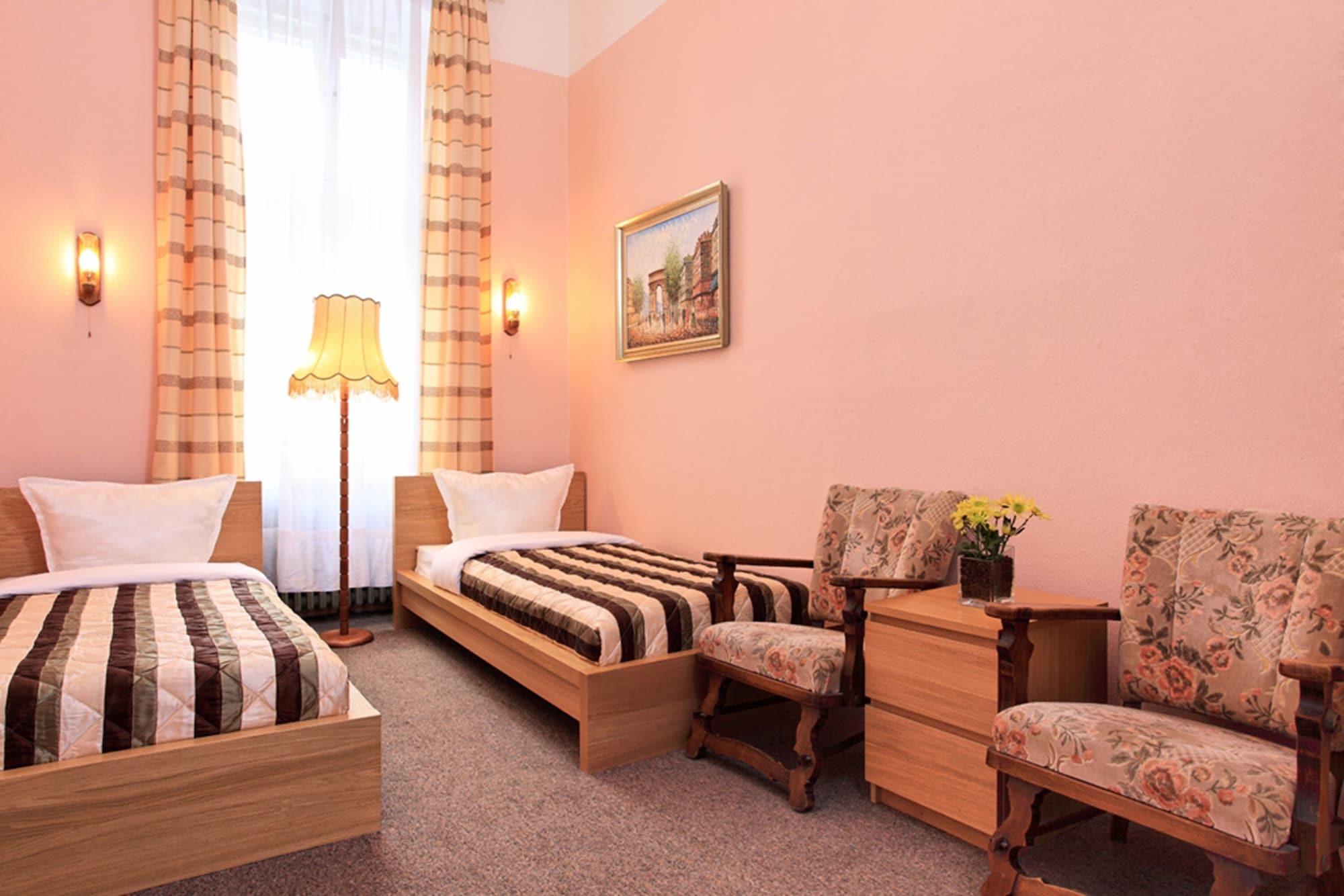 Hotel-Pension Cortina Берлин Екстериор снимка