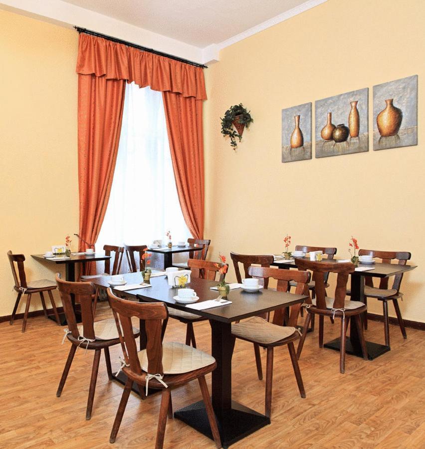 Hotel-Pension Cortina Берлин Екстериор снимка