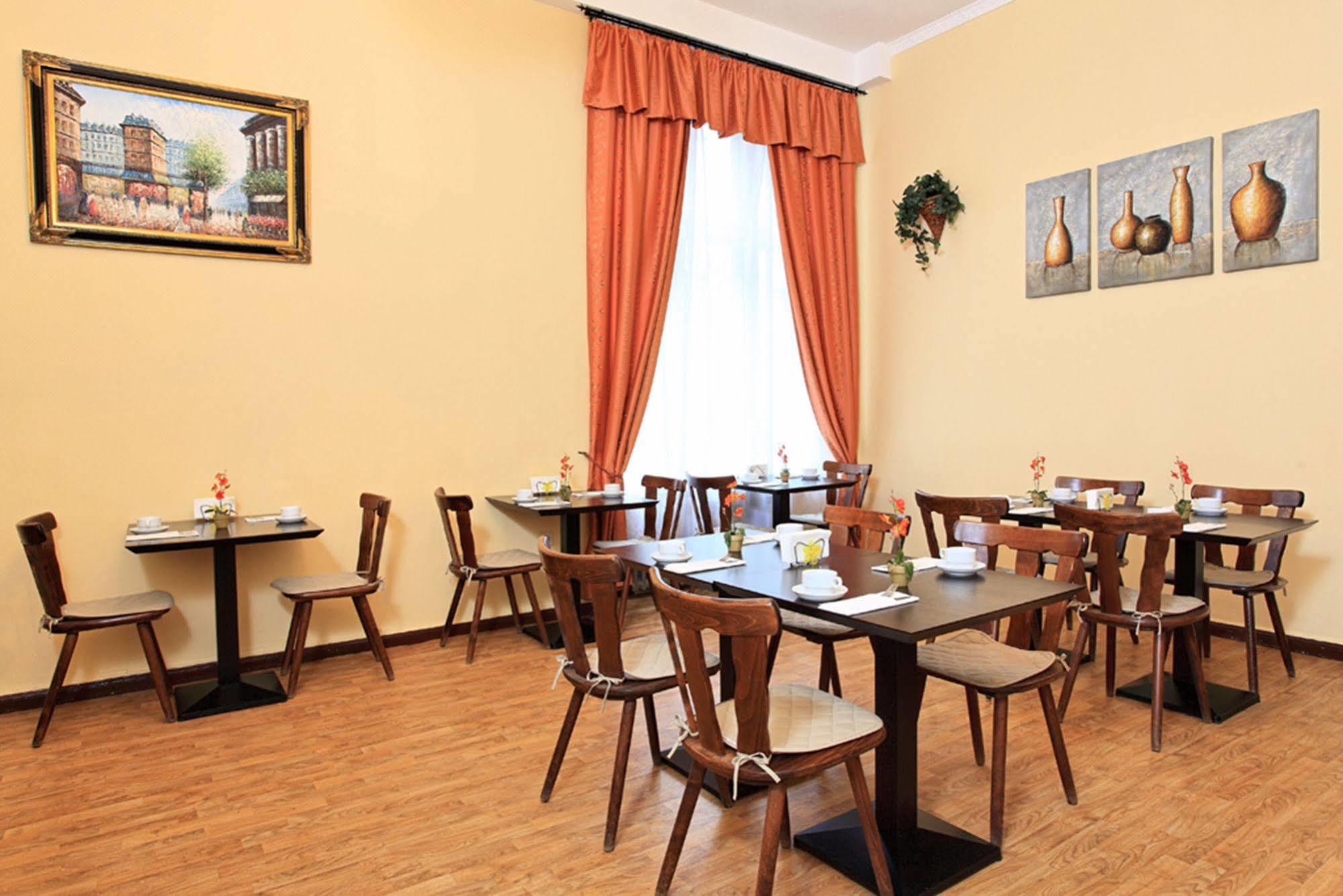 Hotel-Pension Cortina Берлин Екстериор снимка